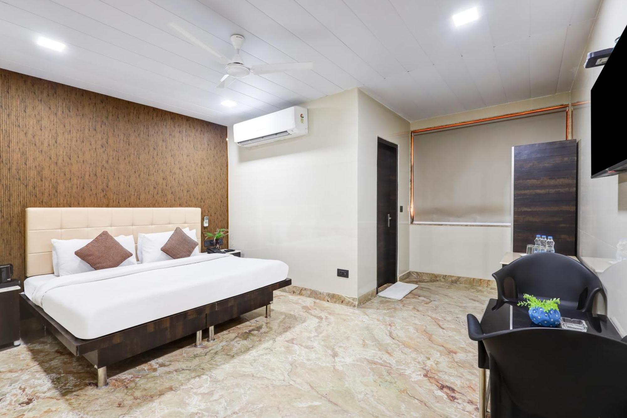 Hotel Singh Palace Delhi  Buitenkant foto