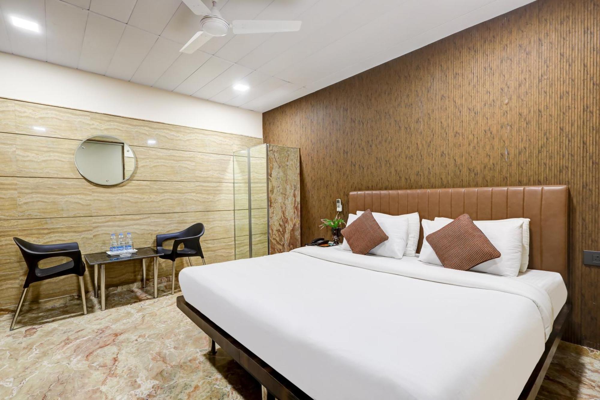Hotel Singh Palace Delhi  Buitenkant foto