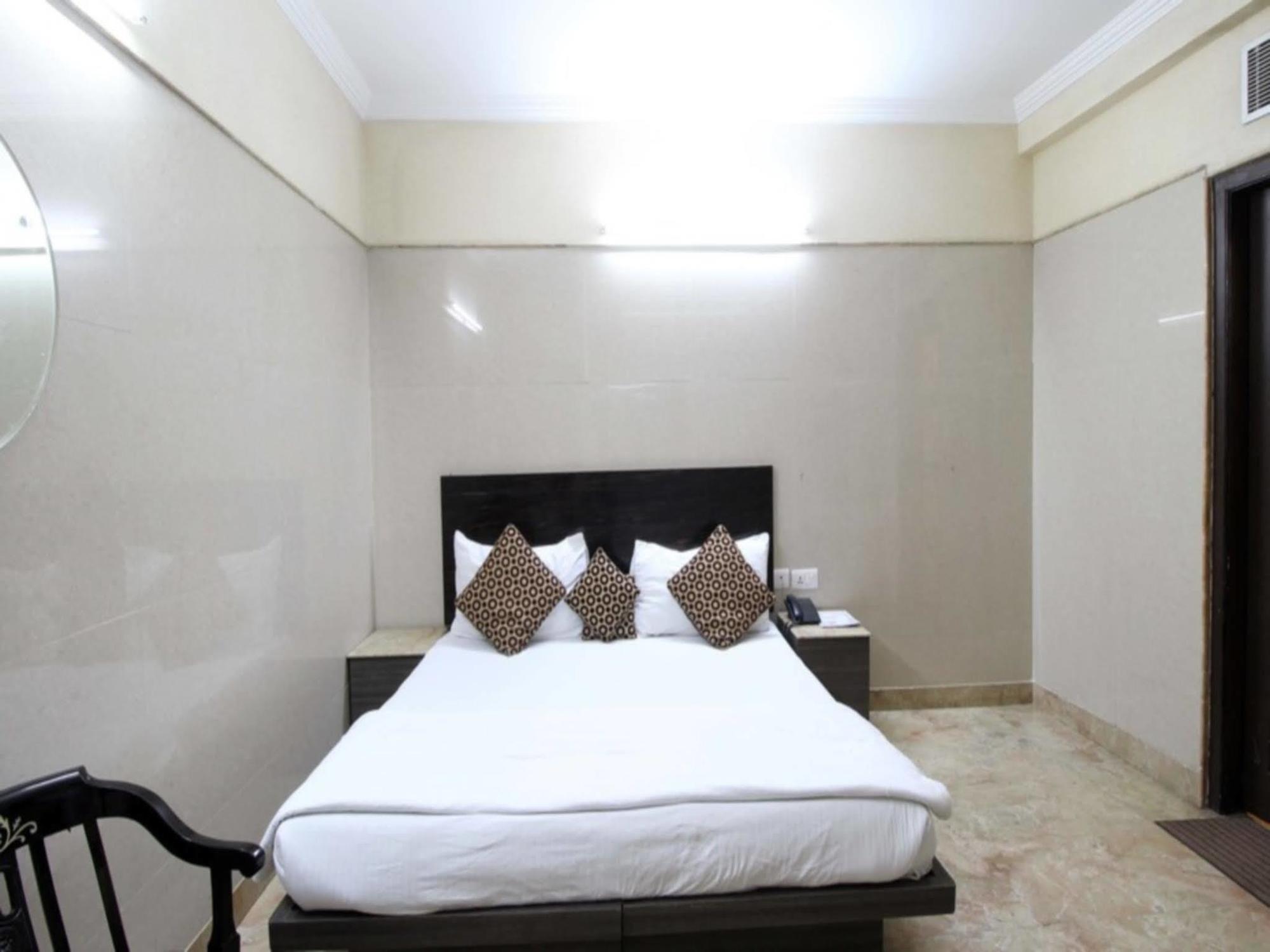 Hotel Singh Palace Delhi  Buitenkant foto